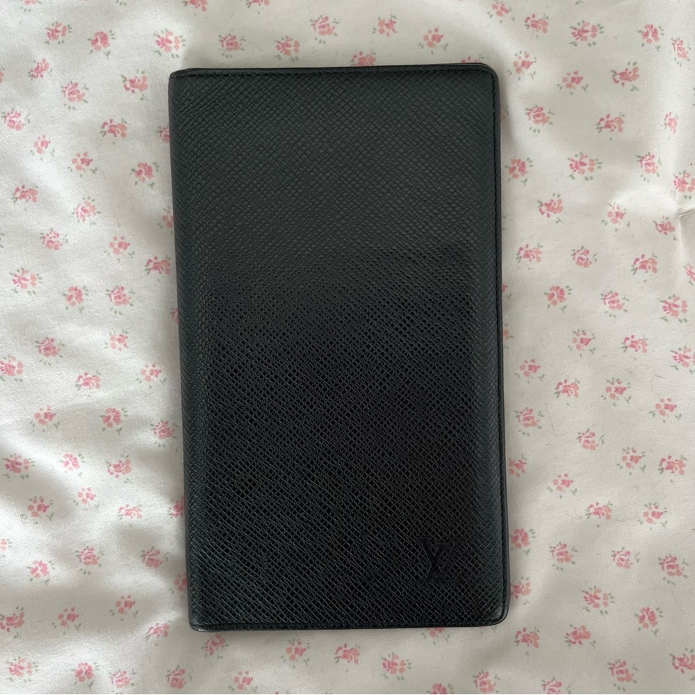 Vintage Louis Vuitton Taiga Brazza Wallet